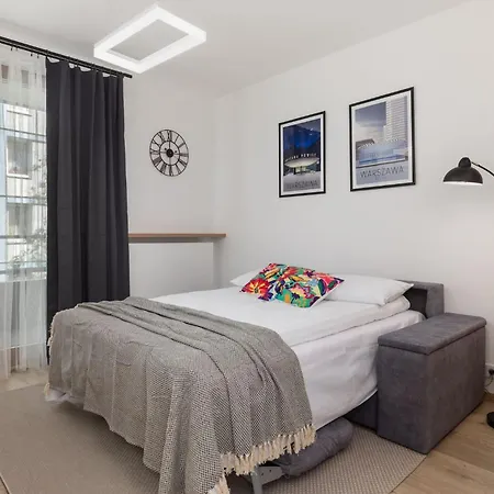 Aleja Solidarnosci 60b With Ac & Balcony By Renters Daire Varşova